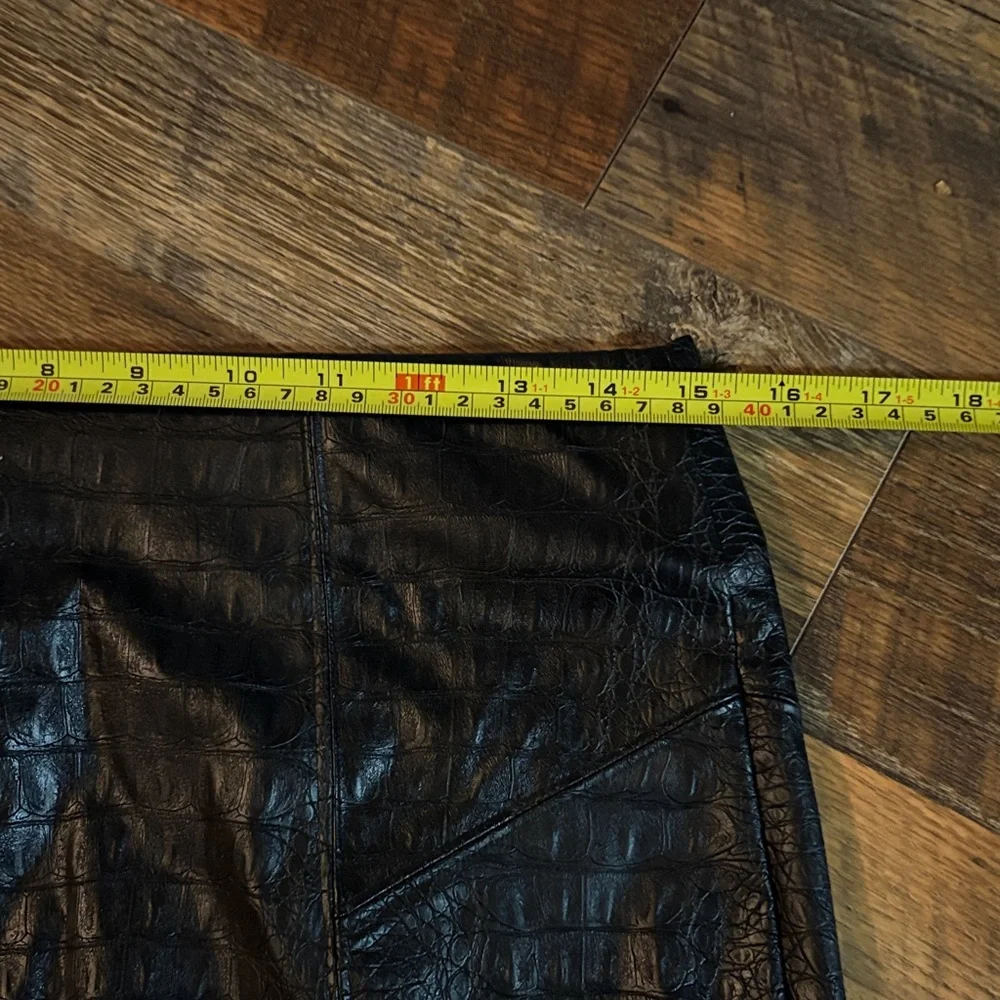 Marc New York Black Textured Pencil Skirt - Picture 7 of 8